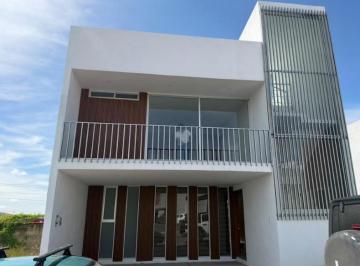 Casa · 160m² · 2 Recámaras · 2 Estacionamientos · Casa en Renta - (4)