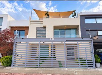 Casa de 4 habitaciones, Querétaro · Casa en Renta en Cumbres del Lago, Juriquillarooftop, Jacuzzi y Espectacular Vista a La Reserva