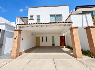 Casa de 3 habitaciones, León · Venta de Casa en Mayorazgo Cluster Cortes