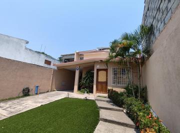 Casa · 160m² · 4 Recámaras · 2 Estacionamientos · Casa en Venta Revolución Boca del Rio Veracruz