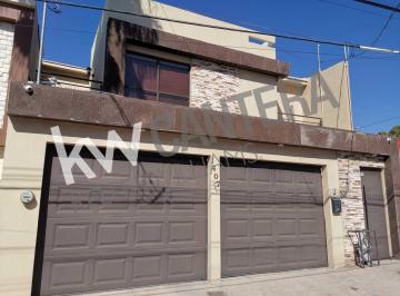 N/A · Casa en Venta en San Felipe Bien Ubicada con Porton Electrico y Buenos Espacios