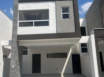 Casa · 156m² · 3 Recámaras · Bosques de Santa Catarina