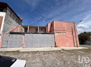 Edificio · 241m² · 6 Recámaras · 5 Estacionamientos · Edificio en Venta Querétaro, con Locales y Departamentos, Col. Valles de San José