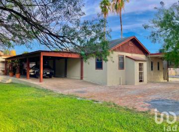 Casa · 170m² · 3 Recámaras · 6 Estacionamientos · Finca con Casa Para Renta Cerca de Puente Internacional en Reynosa, Tam.