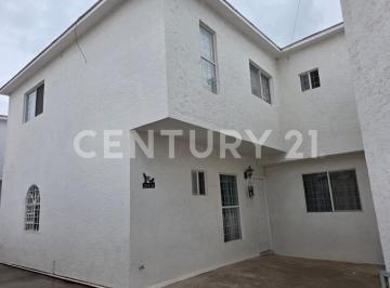 Casa · 230m² · 3 Recámaras · 1 Estacionamiento · Casa en Renta en Colonia Panamericana en Chihuahua, Chih.