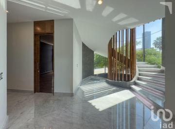 Casa · 642m² · 4 Recámaras · 4 Estacionamientos · Casa en Condominio en Venta en Puerta Plata, Zapopan; Jalisco