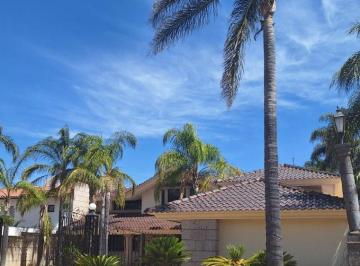 Casa de 4 habitaciones, León · Casa en Venta en Cumbres del Campestre