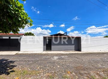 Inmueble productivo urbano · 140m² · 2 Estacionamientos · Terraza Salon Para Fiestas en Venta