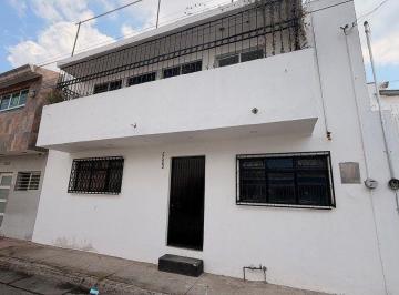Casa de 3 habitaciones, Guadalajara · Casa en Renta en Col. El Fresno