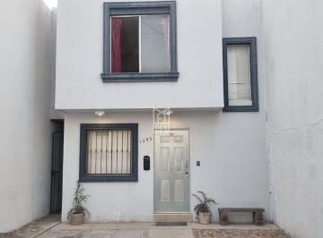 1688aac1197fd25ed8fe51d7e2ecd2ab65d920ddb1031cf06dd87d1d15ca61d2 · 0607 - Casa Amueblada Premium en Privada – Ideal Ejecutivos