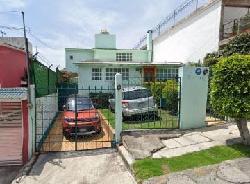 Casa de 3 habitaciones, Naucalpan de Juárez · Casa de 220 m² con 3 Recámaras en Venta en Jardines de San Mateo