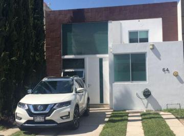 Casa · 180m² · 5 Recámaras · 2 Estacionamientos · Casa en Renta Amueblada en El Real I