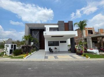 Casa de 4 habitaciones, Atlatlahucan · Estrene Bellísima Residencia en Zona Nueva, con Acabados de Lujo, Alberca, Jacuzzi y Cascada.