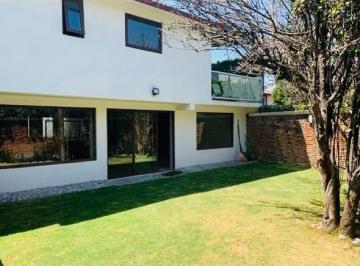 Casa · 300m² · 4 Recámaras · 2 Estacionamientos · Casa en Venta o Renta con 2 Jardines Privados y Terraza en Barranca Seca, Magdalena Contreras