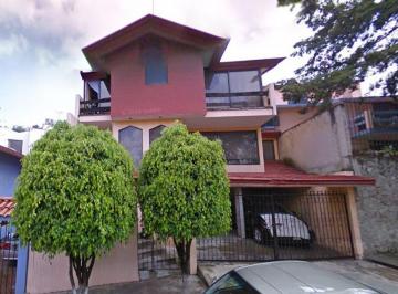 Casa de 4 habitaciones, Naucalpan de Juárez · Casa de 320 m² con 4 Recámaras en Venta en Jardines de San Mateo