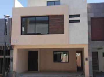 Casa de 3 habitaciones, Santa Catarina · Hermosa Casa en Renta Fraccionamiento Privado en Santa Catarina