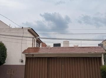Fachada · Venta de Casa Para Remodelacion