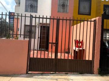 Casa de 3 habitaciones, Tlajomulco de Zúñiga · Casa de 130 m en Venta en Lomas de San Agustin