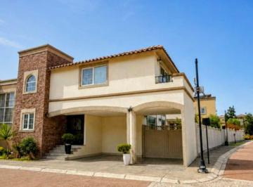 Casa en condominio de 4 habitaciones, Metepec · Casa en Renta con o Sin Muebles en Portofino, La Asuncion, Metepec, Cerca Av Tecnologico