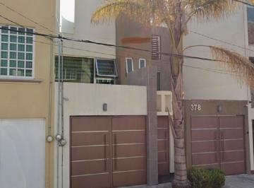Casa de 3 habitaciones, Iztacalco · Casa en Iztacalco Playa Ola, con Patio, Cerca de Parque, Hospital, Plazas Comerciales y Escuelas