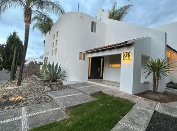 Casa en condominio de 4 habitaciones, Querétaro · Residencia en Renta en Condominio Hacienda, Fracc. Blacones de Juriquilla Queretaro