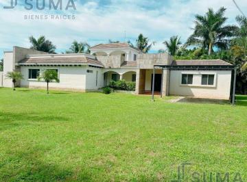 Casa · 449m² · 4 Recámaras · 2 Estacionamientos · Casa en Venta en Fracc. Santa Catalina, Tampico Alto Veracruz.