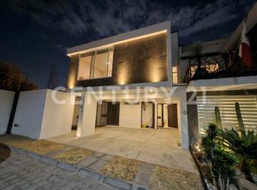Casa · 177m² · 3 Recámaras · Renta de Casa Zona - Paseo del Ángel - Tlaxcalancingo con Roof Garden