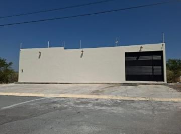 Quinta · 500m² · 4 Recámaras · 4 Estacionamientos · Renta de Quinta en Cienega de Flores