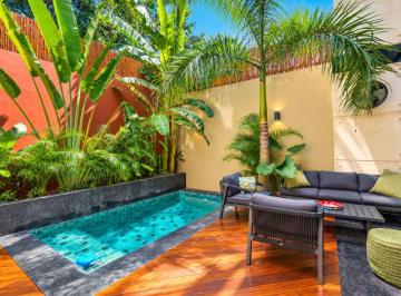 Casa de 2 habitaciones, Mérida · Residencia Nueva, Amueblada, con Arte, Alberca y Diseño Tropical, en Venta
