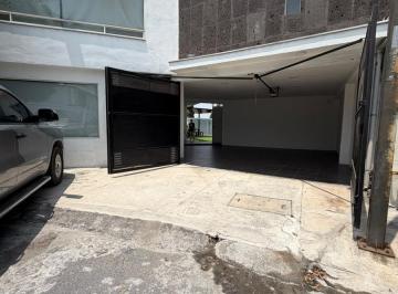 Casa · 2 Recámaras · 2 Estacionamientos · Casa en Venta en Col. Paseo de Cumbres - Monterrey