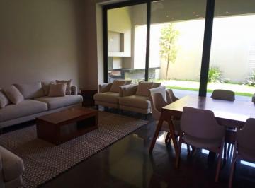 Casa · 528m² · 4 Recámaras · 3 Estacionamientos · Casa en del Valle