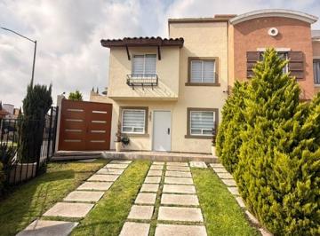 Casa en condominio de 3 habitaciones, Atotonilco de Tula · Casa en Esq. de 3 Rec. Ampliada, Remodelada con Excedente de Terreno "Priv Moneo Real de Castilla"