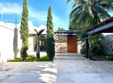 Casa de 3 habitaciones, Campeche · En Venta Casa Grande de 3 Recamaras en Imi I