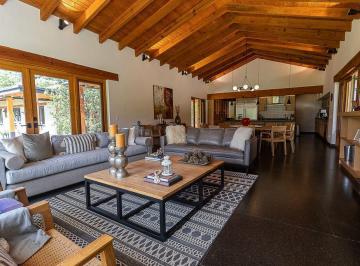 Casa · 513m² · 4 Recámaras · 6 Estacionamientos · Casa en Venta en Rancho San Francisco