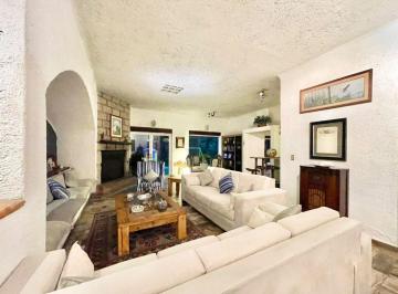 Casa en condominio de 3 habitaciones, Huixquilucan · Increíble Casa Dentro de Calle Privada con Amplio Jardín, en Lomas Anahuac