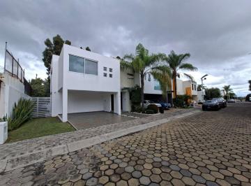 Casa de 3 habitaciones, San Pedro Cholula · Casa en Venta | Espacios Amplios y Entorno Residencial Quezatcoatl Cerca de La Recta a Cholula