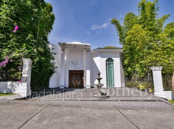 Casa en condominio de 4 habitaciones, Zapopan · Casa Álamos | Puerta de Hierro
