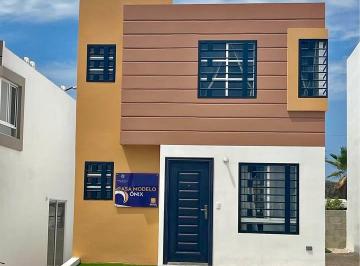 Casa · 65m² · 3 Recámaras · 2 Estacionamientos · Casa en Venta Cerca de Colinas de California
