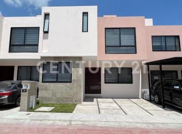 Departamento · 171m² · 4 Recámaras · 2 Estacionamientos · Casa en Renta en Lomas del Marqués