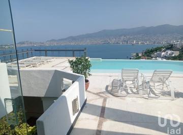 Casa · 796m² · 3 Recámaras · 1 Estacionamiento · Casa en Renta con Vista Panoramica a La Bahia /marina Las Brisas, Acapulco