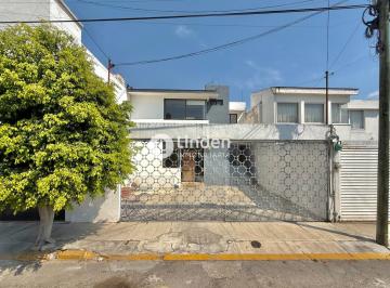 Casa · 260m² · 3 Recámaras · 2 Estacionamientos · Casa en Venta en Fraccionamiento Estrellas del Sur, Zona Angelópolis