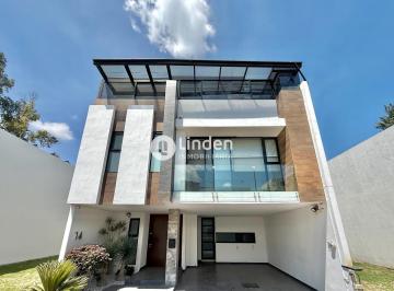 Casa · 297m² · 3 Recámaras · 2 Estacionamientos · Casa en Venta en Fraccionamiento Arboreto, Zona Forjadores, San Pedro Cholula