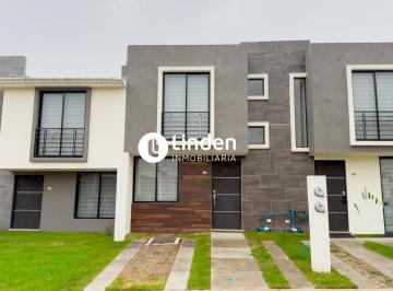 Casa · 90m² · 3 Recámaras · 2 Estacionamientos · Casa en Venta en Conjunto Triana Residencial, San Juan Cuautlancingo