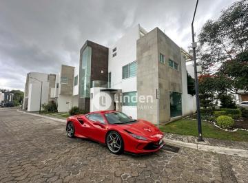 Casa · 315m² · 4 Recámaras · 2 Estacionamientos · Casa en Renta en Parque Capellania, Zona Azul, Angelópolis, Pue.