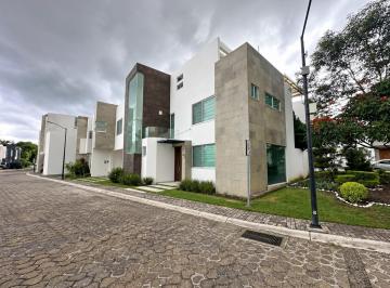 Casa · 315m² · 4 Recámaras · 2 Estacionamientos · Casa en Renta en Parque Capellania, Zona Azul, Angelópolis, Pue.