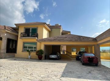 Casa de 3 habitaciones, Monterrey · Casa en Venta en Portal del Huajuco/la Herradura