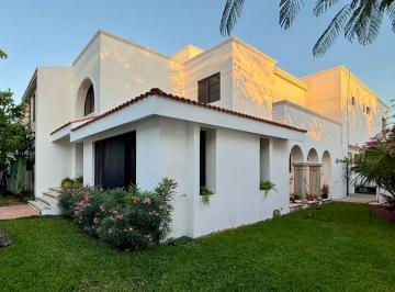 Casa de 5 habitaciones, Mérida · Residencia en Esquina