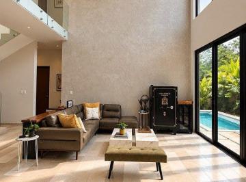 Casa de 4 habitaciones, Mérida · Casa con Piscina en Venta Mérida|4 Recámaras|315 M&sup2;|yucatán Country Club