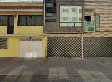 Casa de 1 habitación, Venustiano Carranza · Casa en Venta.