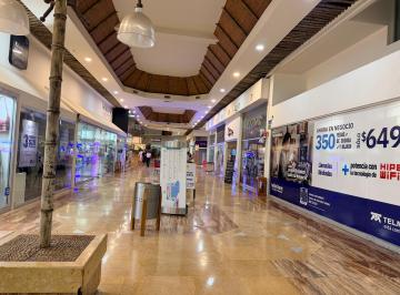 Local comercial , Puerto Vallarta · Local en Renta Frente a Telmex y Junto a Soriana en Plaza Caracol